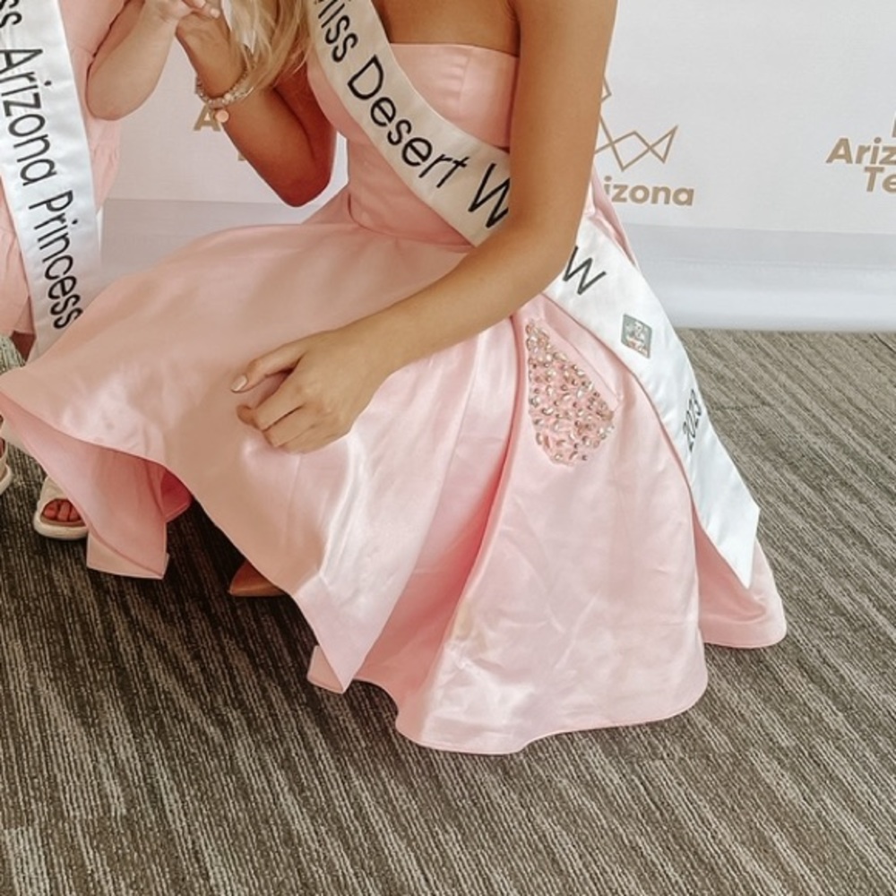 Strapless light pink Sherri hill dress